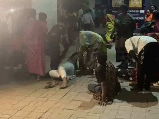 घटना के बाद से मौके पर पहुंचे परिजन बिलखते रहे।