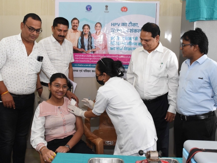 राजनांदगांव में HPV टीकाकरण शुरू, 23 किशोरियों को पहली खुराक:  पेरेंट्स बेटियों का ‘यू-विन’ (U-Win) पोर्टल से रजिस्ट्रेस्शन करें, शिशु संरक्षण माह भी प्रारंभ – Rajnandgaon News