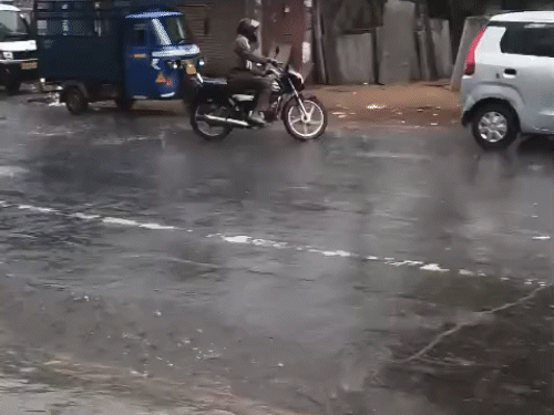 महेंद्रगढ़ में तेज बारिश हुई।