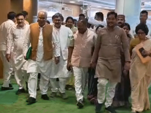 विपक्ष ने आज सदन में कई मुद्दे उठाए।