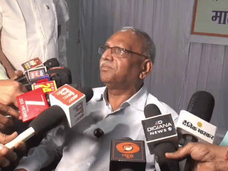 मालवा प्रांत संघचालक डॉ. प्रकाश शास्त्री। - Dainik Bhaskar