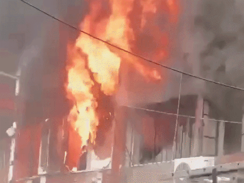 चंडीगढ़ में आग लगने के कारणों का अभी तक पता नहीं चल पाया है।