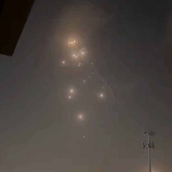 UAE पर मंगलवार रात ईरान के हमले का फुटेज।