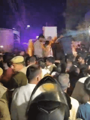 मंगलवार देर रात राज्यसभा सदस्य और कैबिनेट मंत्री के समझाने के बाद परिवार के लोग माने।