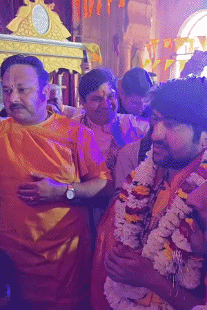 धीरेंद्र शास्त्री ने मंदिर में पूजा-अर्चना की।