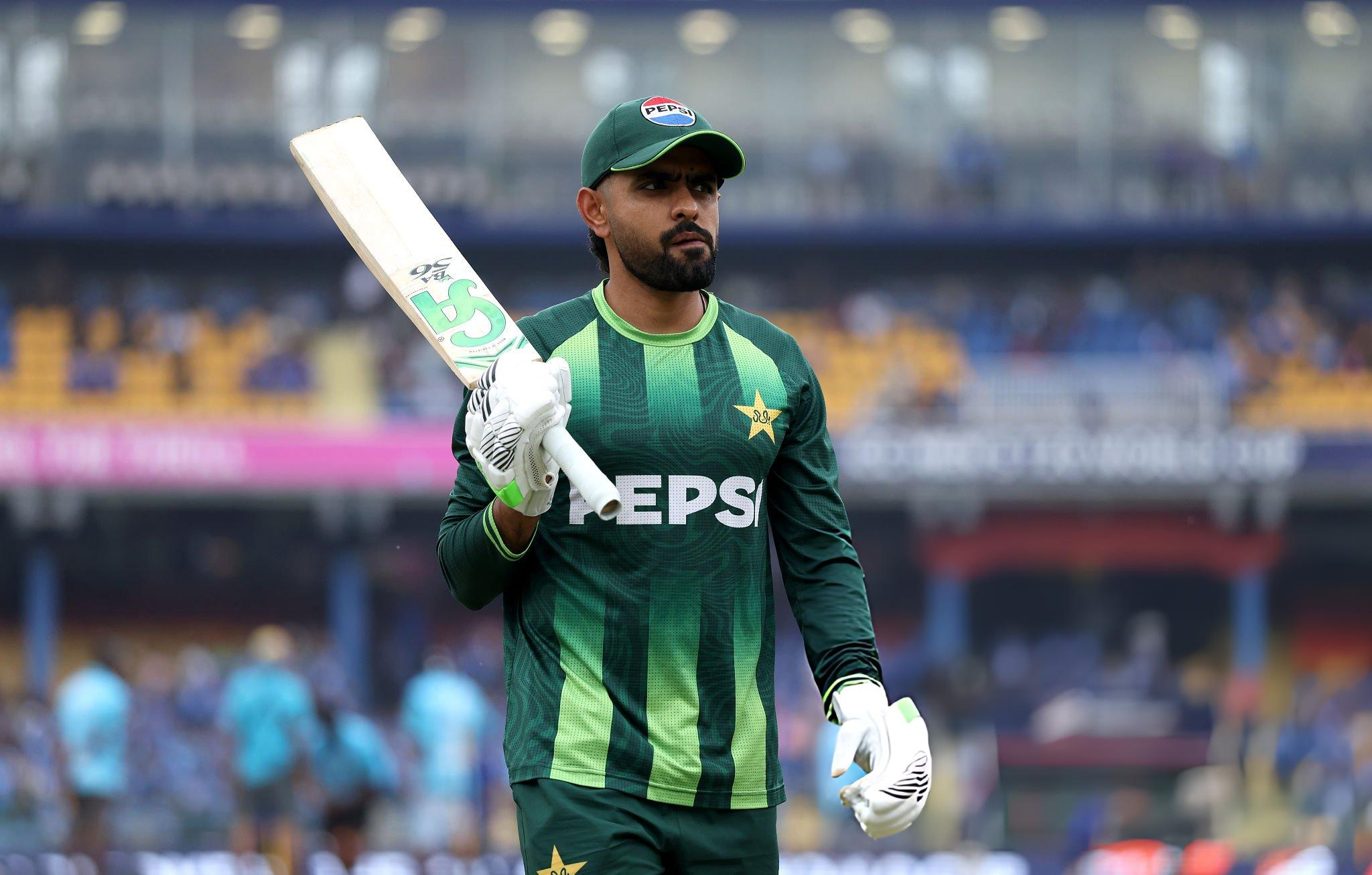 बाबर आजम ने पाकिस्तान के लिए 145 मैचों में 4596 रन बनाए हैं।