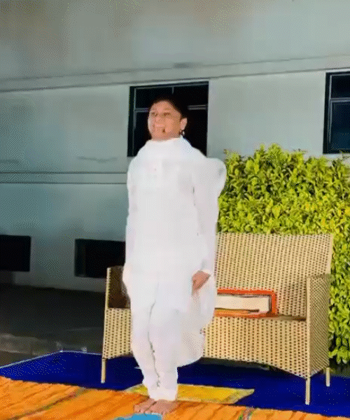 रैकेट का मुख्य आरोपी प्रदीप जोटांगिया को ‘गुरुजी’ के नाम से पहचाना जाता है।