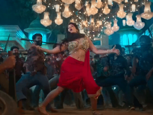 नोरा ने कहा था कि जब इस तरह की घटना होती है तो मीडिया को बढ़-चढ़कर उन फिल्ममेकर्स के नाम और तस्वीरें पब्लिश करना चाहिए।