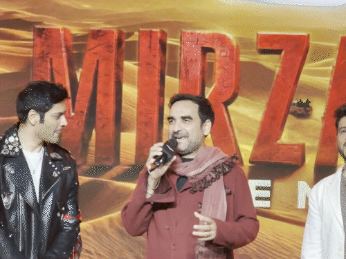 Pankaj Tripathi answered the questions of the media at the event.