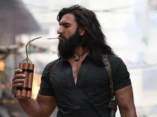 धुरंधर 5 दिसंबर 2025 को रिलीज हुई थी।