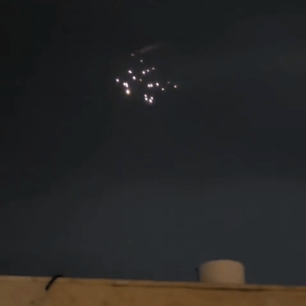 ईरान ने बुधवार रात इजराइल पर कई क्लस्टर बम से अटैक किया।