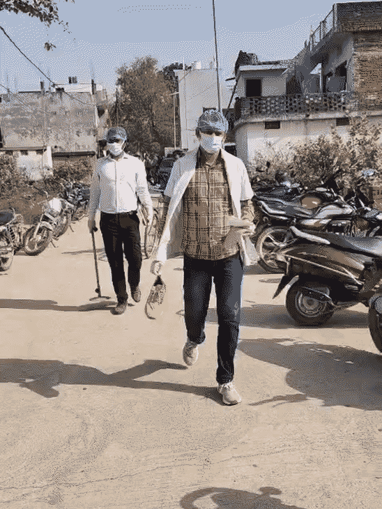 फारेंसिक टीम मृतक का जूता साथ ले गई