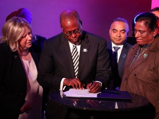 स्कॉटलैंड के ग्लासगो में कॉमनवेल्थ स्पोर्ट्स एग्जीक्यूटिव बोर्ड की बैठक के बाद IOA की प्रेसिडेंट पीटी ऊषा ने ऑफिशियल डॉक्यूमेंट पर साइन किया था।