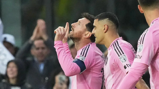 900वां गोल करने के बाद मेसी सेलीब्रेट करते हुए।