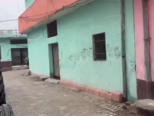 लुधियाना में ढंडारी में इसी घर में लड़की को रखा हुआ था।