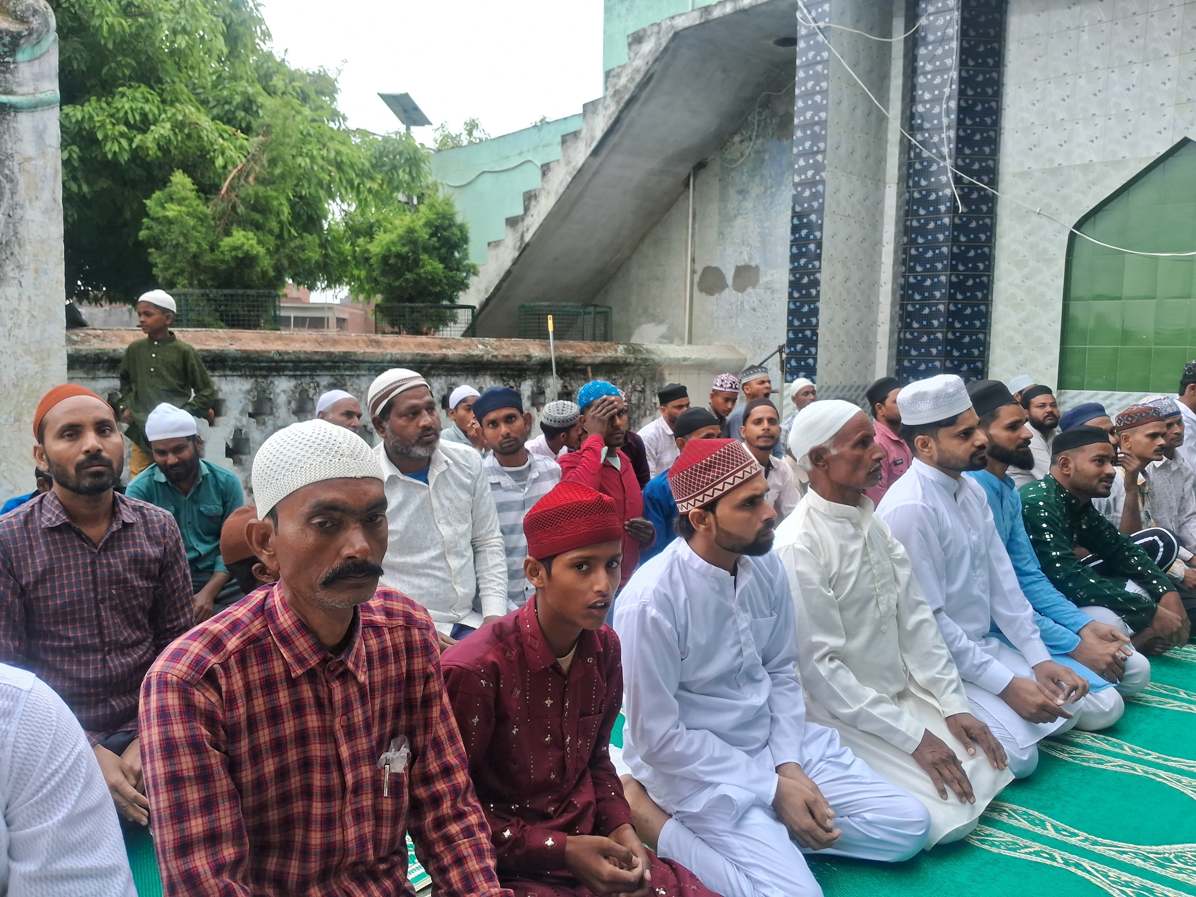 Bilsi Jumma-tul-Wida Namaz: Prayers for Peace in India