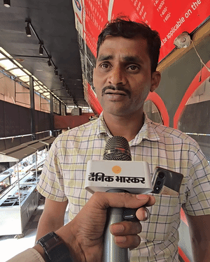 मैनेजर विमलेश ने बताया- जल्द ही गैस सिलेंडर नहीं मिलेगा, तो हमें मजबूरी में रेस्टोरेंट बंद करना पड़ सकता है।