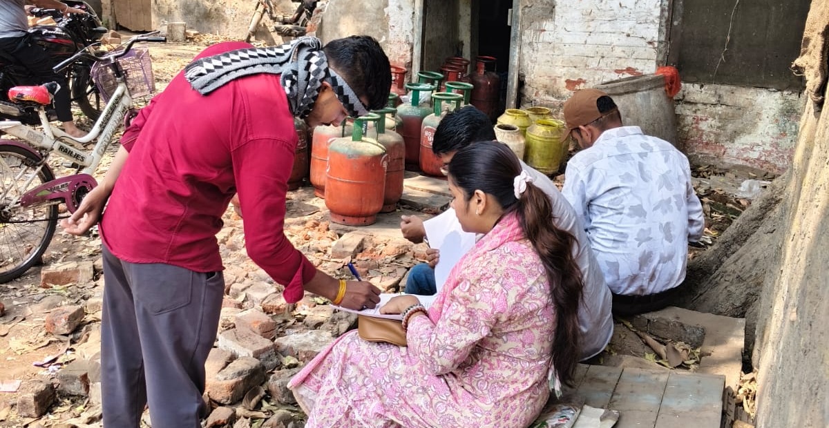 नाश्ता व्यापारी के पास मिले 22 घरेलू गैस सिलेंडर, सभी को किया जब्त।