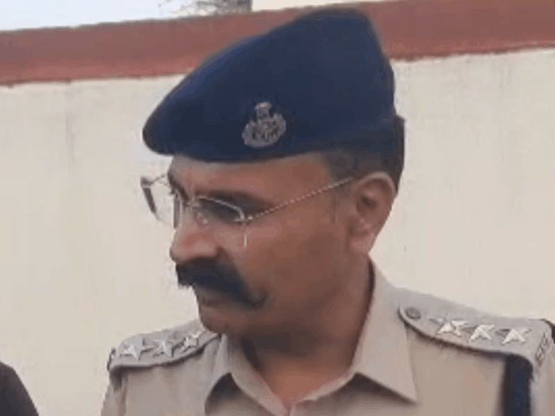 डीएसपी संजीव कुमार का कहना है कि मामले में 3 आरोपियों को गिरफ्तार कर लिया है। 2 की तलाश जारी है।