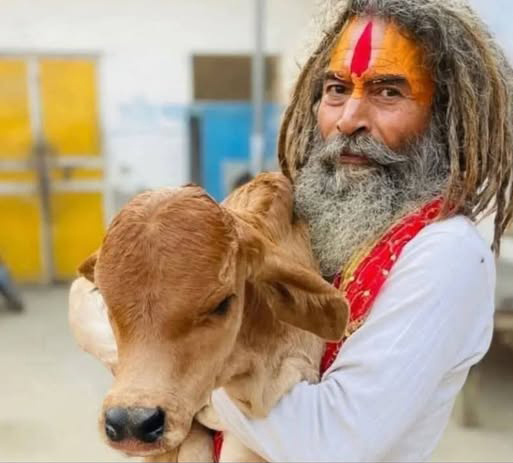 गौ-रक्षक चंद्रशेखर इलाके में फरसा वाले बाबा नाम से मशहूर थे। गौशाला चलाते थे। गौ तस्करी के खिलाफ खुलकर आवाज उठाते थे।