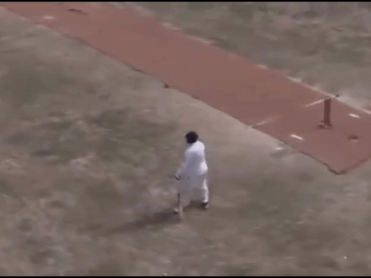 सोनल क्रिकेट खेलते समय अपना ड्रोन वीडियो बनवाते थे।