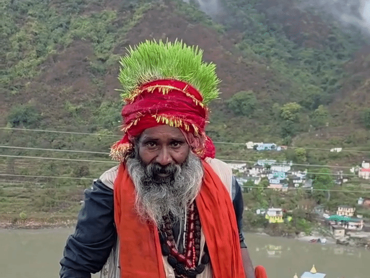 बाबा नारायण गिरी श्रद्धालुओं के लिए आकर्षण का केंद्र बन गए हैं।