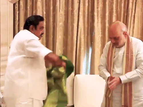 तस्वीर 11 मार्च की है, जब अमित शाह ने चेन्नई में तमिलनाडु के NDA दलों के नेताओं से मुलाकात की थी। - Dainik Bhaskar