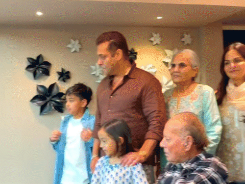 A crowd of thousands gathered near Salman Khan's house.