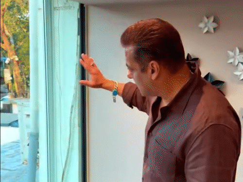 Salman congratulated the fans on Eid.