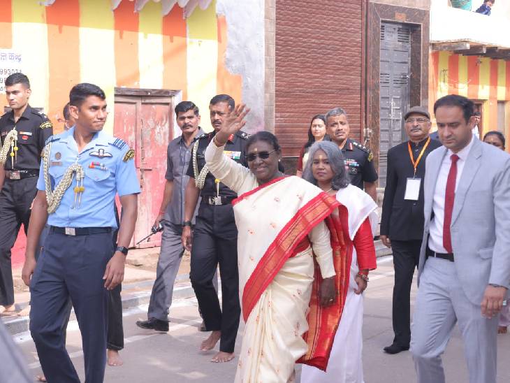 गिरिराज जी की नगरी गोवर्धन में जाने वालीं राष्ट्रपति द्रौपदी मुर्मू स्वतंत्र भारत की पहली राष्ट्रपति हैं।