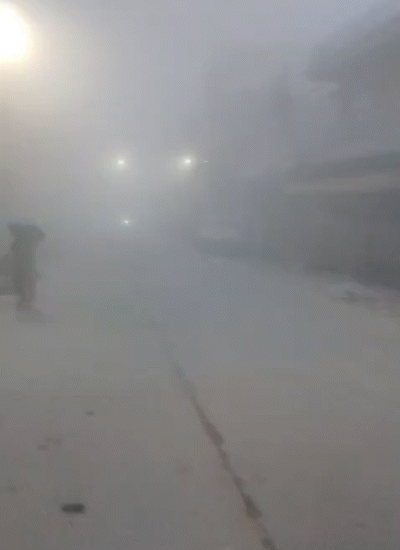 यूपी के मथुरा में शनिवार सुबह घना कोहरा छाया रहा।