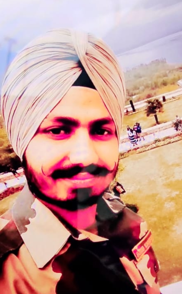मृतक BSF जवान जसविंदर सिंह की फाइल फोटो।