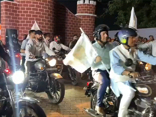 कार्यक्रम से पहले प्री-इवेंट के रूप में एक भव्य बाइक रैली निकाली गई, जिसमें केदार कश्यप ने भी शामिल हुए।