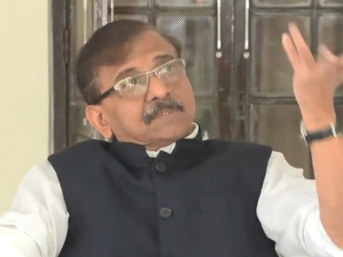 शिवसेना (यूबीटी) सांसद संजय राउत ने रविवार को दिल्ली में प्रेस कांफ्रेंस के दौरान यह बात कही। - Dainik Bhaskar