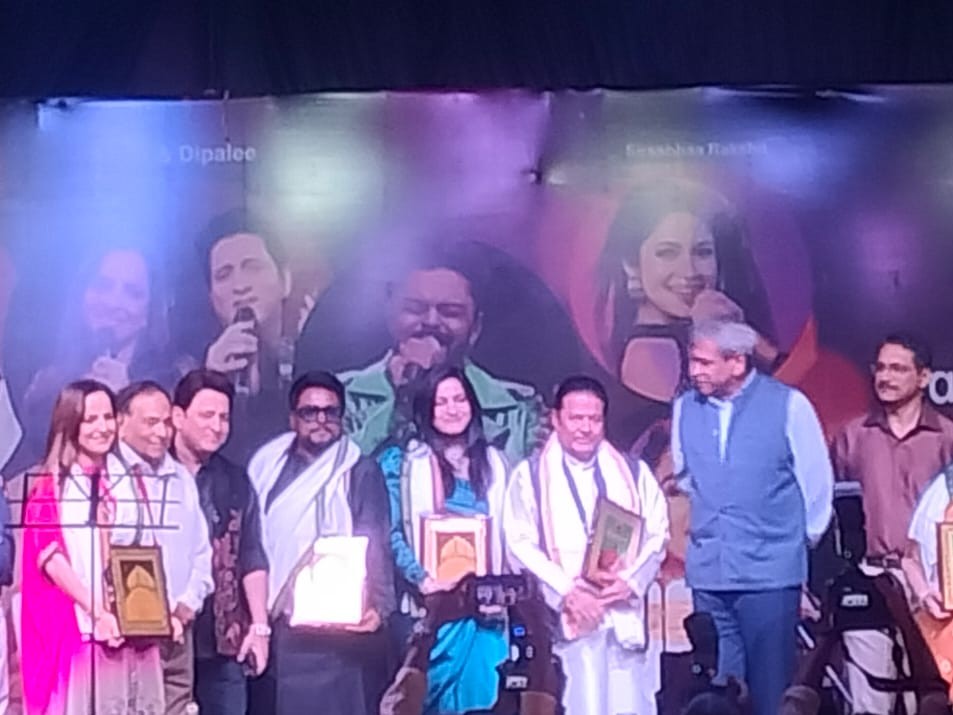 Lucknow Cantonment Artists Honored | Anup Jalota, Surbhi Ranjan at ...