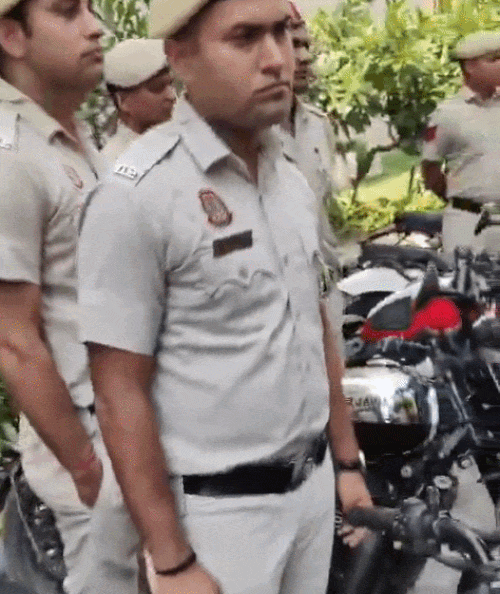 पुनीत की चुराई गई हर बाइक की कीमत करीब 3 लाख रुपए की है।