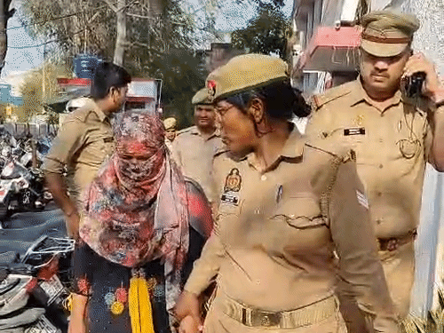 पुलिस ने रविवार को आरोपी बहू और उसके प्रेमी को जेल भेज दिया।