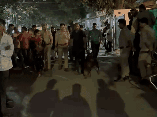 पोते की सूचना पर पुलिस और फॉरेंसिक की टीम पहुंची। थोड़ी देर में ही पुलिस ने आरोपी को पकड़ लिया।