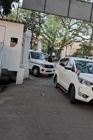 डिप्टी सीएम केशव समेत अन्य पदाधिकारी बैठक में शामिल हुए।