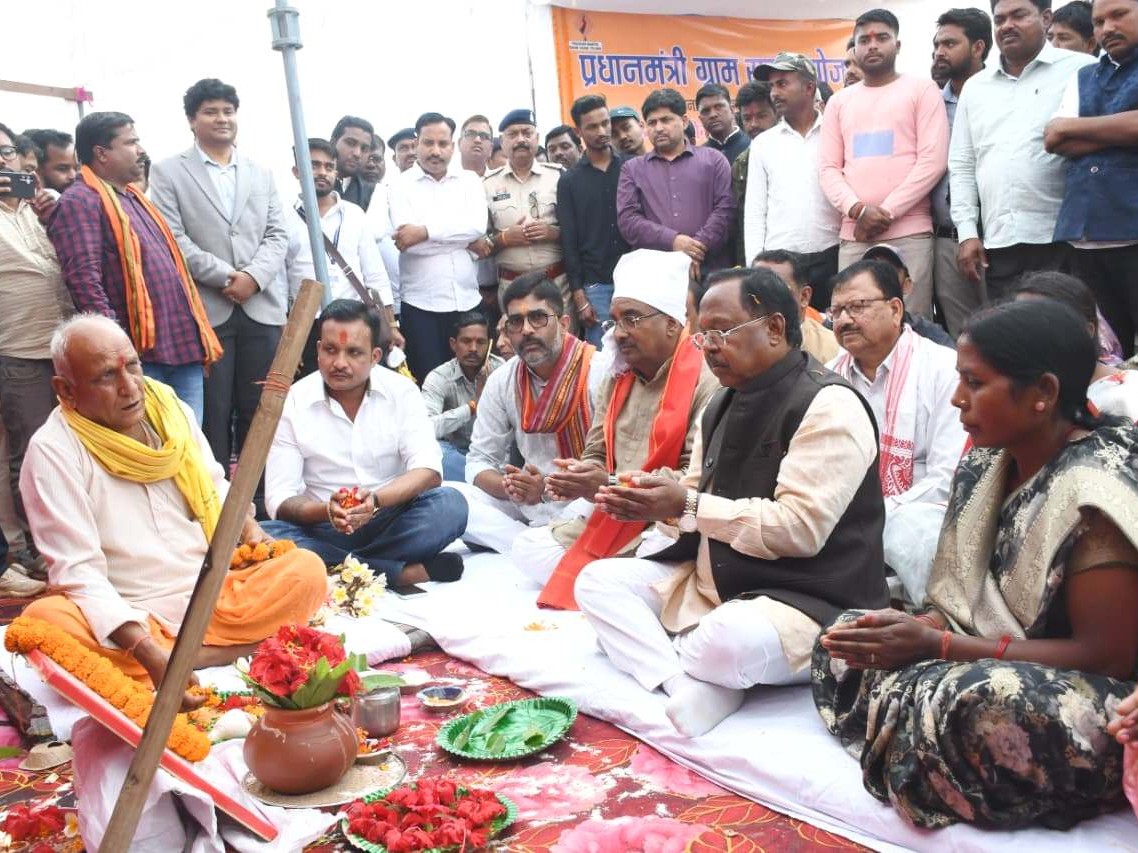 Balrampur: Ramvichar Netam Focuses on Farmers Income | 52 Cr Dev Projects  Launched