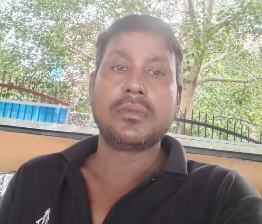 गुरुग्राम में एक्सीडेंट में मृत ऑटो ड्राइवर नवल महतो।