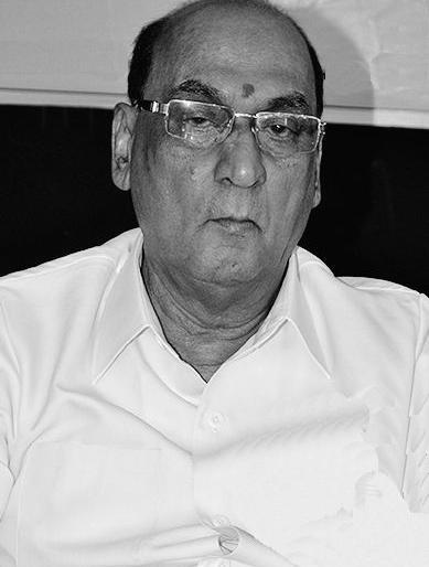 मेघे 2014 में भारतीय जनता पार्टी में शामिल हुए थे।