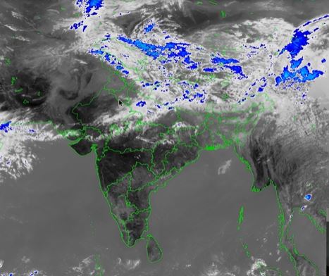सोमवार को मध्य प्रदेश के उत्तरी हिस्से में बादल छाए रहे।