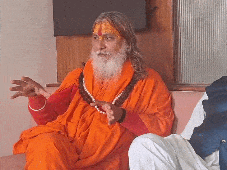 अखिल भारतीय संत समिति मध्यप्रदेश के प्रदेश कार्यकारी अध्यक्ष स्वामी अनिलानंद।