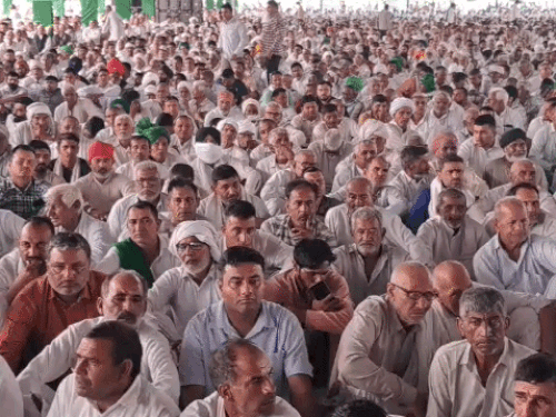 इनेलो की रैली में मौजूद भीड़