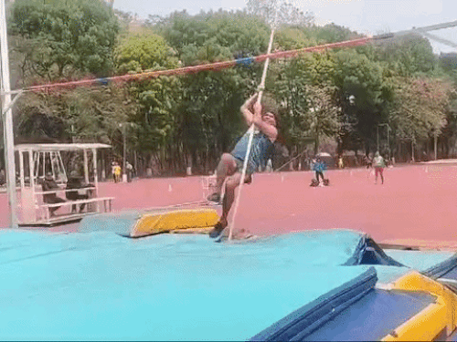 70 साल की उम्र में भी वे रोज सुबह और शाम दो-दो घंटे प्रैक्टिस करते थे फूल कुंवार।