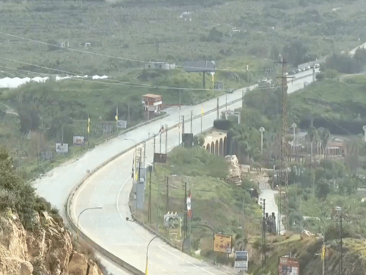 इजराइल ने रविवार लेबनान के लितानी नदी पर मौजूद अल-कासमिया ब्रिज को उड़ा दिया।