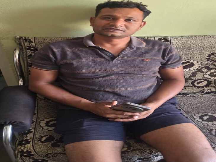 गुलशन श्रीवास आर्मी से रिटायर्ड हैं।