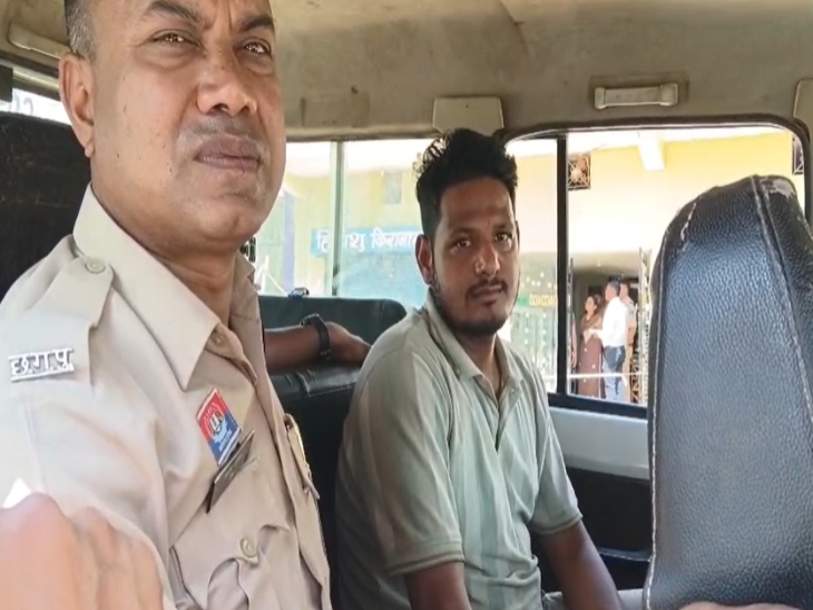 रियाटर्ड आर्मी जवान का भाई हिमांशु श्रीवास किराना दुकान चलाता है।