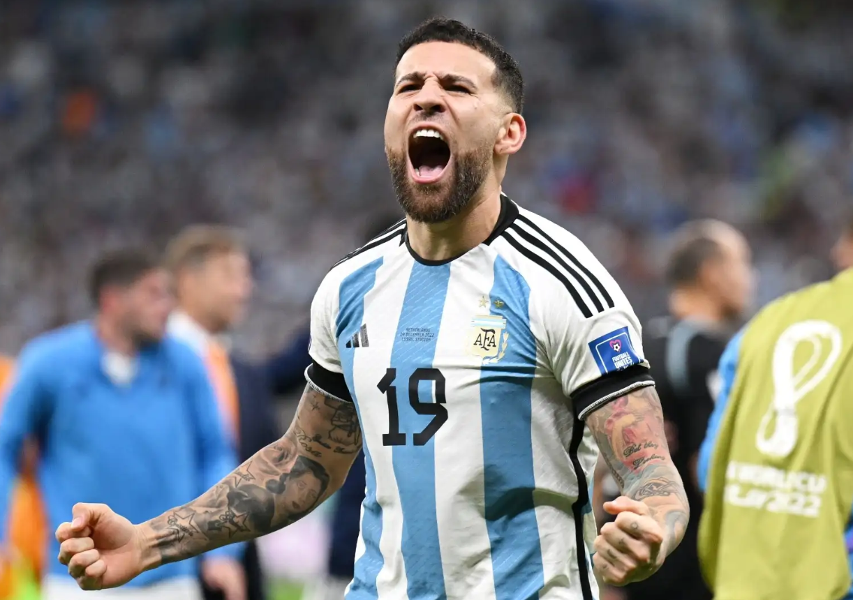 12 फरवरी 1988 को ब्यूनस आयर्स में जन्में निकोलस ओटामेंडी अर्जेंटीना के एक प्रोफेशनल फुटबॉलर रहे हैं।